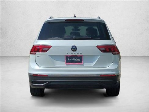 Used 2023 Volkswagen Tiguan SE w/ Panoramic Sunroof Package FWD image 7