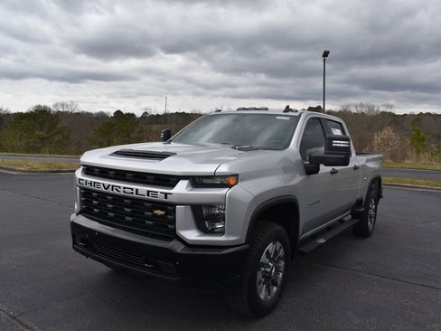 Used 2023 Chevrolet Silverado 2500 Custom w/ Custom Value Package image 2