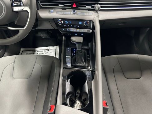 Used 2025 Hyundai Elantra SEL w/ Cargo Package image 33