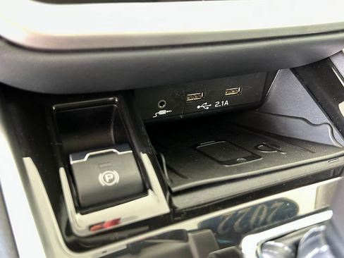 Certified 2022 Subaru Outback Limited AWD/4WD image 39