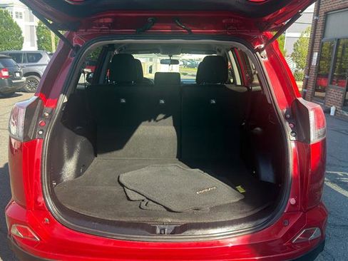 Used 2016 Toyota RAV4 LE FWD image 11