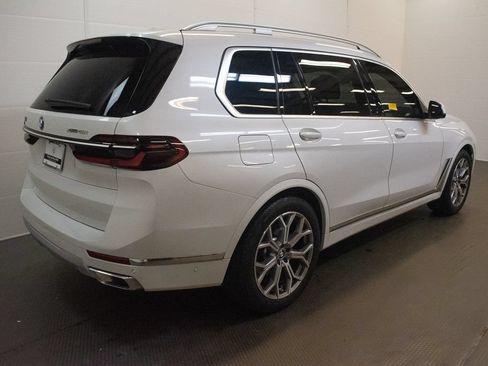 Used 2025 BMW X7 xDrive40i w/ Climate Comfort Package AWD/4WD image 4