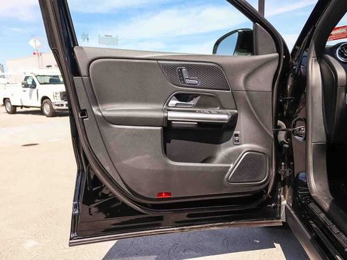 Used 2025 Mercedes-Benz GLA 250 image 22