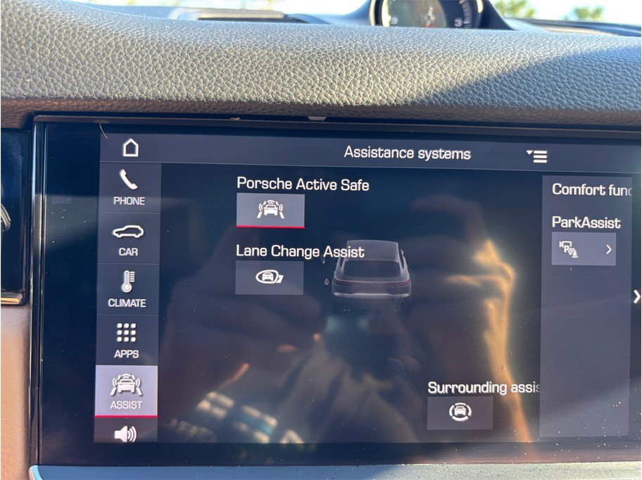 Used 2019 Porsche Cayenne w/ Premium Package AWD/4WD image 37