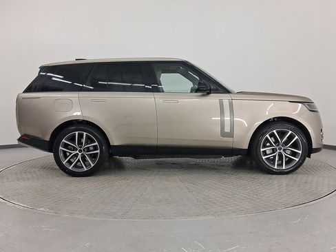 New 2026 Land Rover Range Rover SE image 8