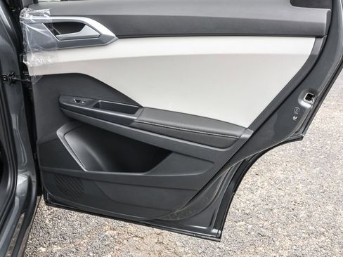 New 2025 Volkswagen Taos SE image 36