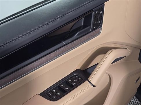 New 2026 Porsche Cayenne E-Hybrid image 16