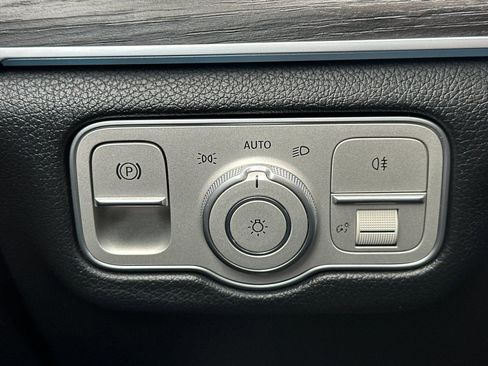 Used 2025 Mercedes-Benz GLE 350 4MATIC image 32