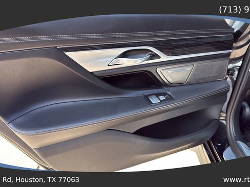 Used 2020 BMW 750i xDrive w/ Executive Package image 22