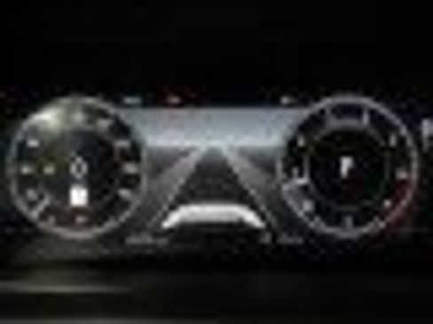 Used 2020 Land Rover Discovery Sport SE image 16