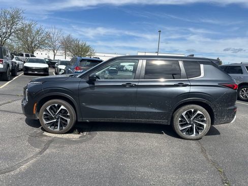 Used 2024 Mitsubishi Outlander SE image 18