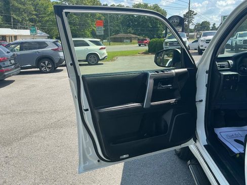 Used 2021 Toyota 4Runner Limited RWD image 15