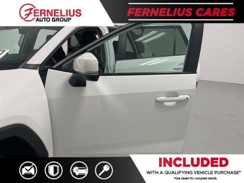 Used 2022 Toyota RAV4 LE image 11