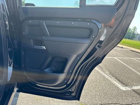 New 2025 Land Rover Defender 110 V8 image 17