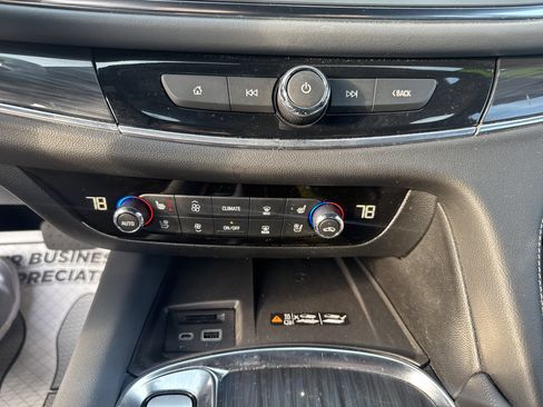 Used 2024 Buick Enclave Premium image 26