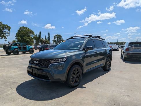 Certified 2023 Kia Sorento S w/ Panoramic Sunroof Package AWD/4WD image 4