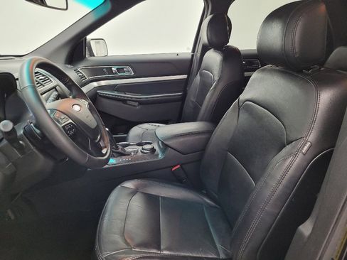 Used 2017 Ford Explorer XLT w/ Equipment Group 202A image 17