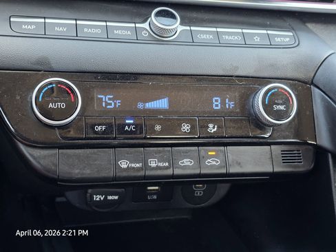 Used 2024 Hyundai Elantra SEL FWD image 20