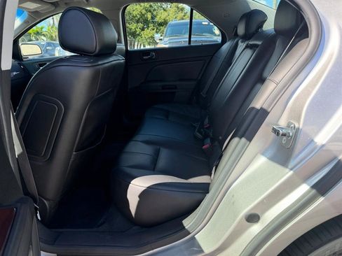 Used 2007 Cadillac STS w/ Preferred Equipment Group RWD image 25