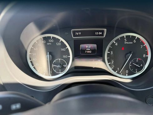 Used 2018 INFINITI QX30 AWD image 31