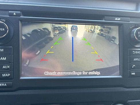 Used 2018 Nissan Titan SV w/ SV Convenience Package AWD/4WD image 21