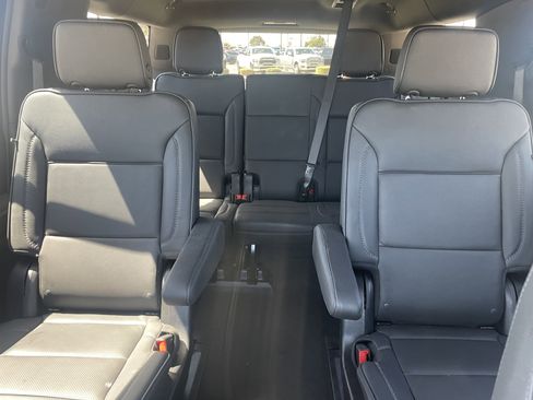 Used 2025 GMC Yukon XL Denali AWD/4WD image 22