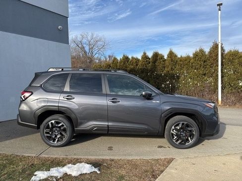 New 2025 Subaru Forester Premium image 2