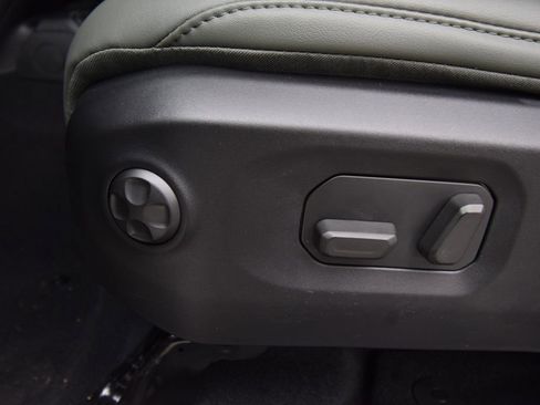 New 2026 Jeep Gladiator Mojave w/ Steel Bumper Group image 39