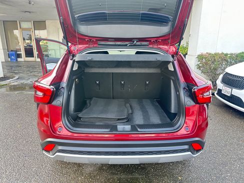 Used 2025 Chevrolet Trax LT image 31