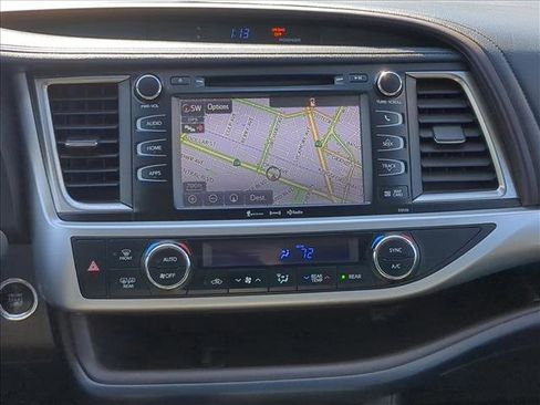 Used 2016 Toyota Highlander XLE image 11