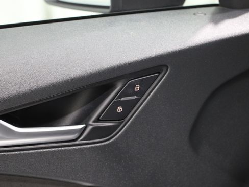 Used 2018 Audi TT 2.0T w/ Technology Package image 9