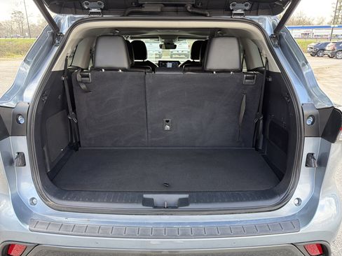 Used 2022 Toyota Highlander Limited image 23