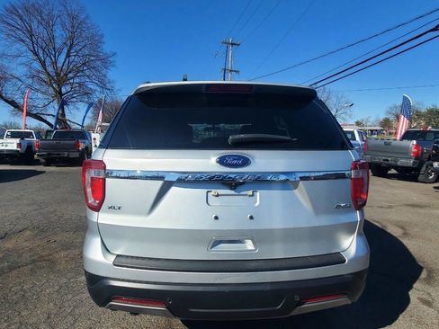 Used 2019 Ford Explorer XLT w/ Equipment Group 202A image 4