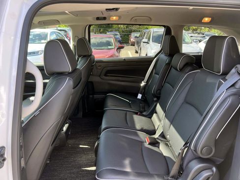 Used 2026 Honda Odyssey Elite image 10