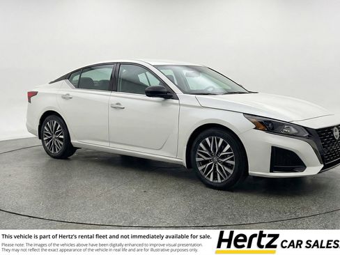 Used 2025 Nissan Altima 2.5 SV image 1