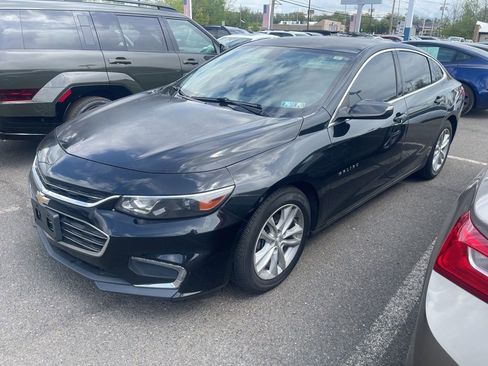Used 2016 Chevrolet Malibu LT image 2