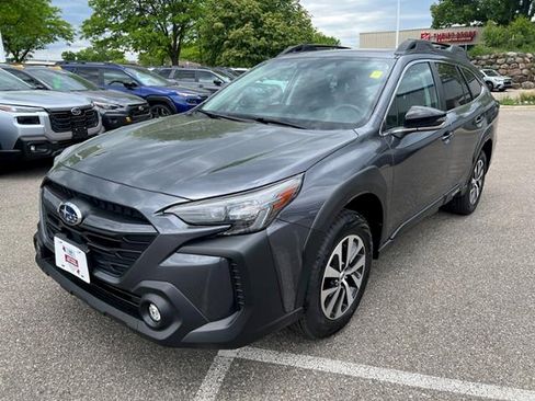 Certified 2025 Subaru Outback Premium AWD/4WD image 3