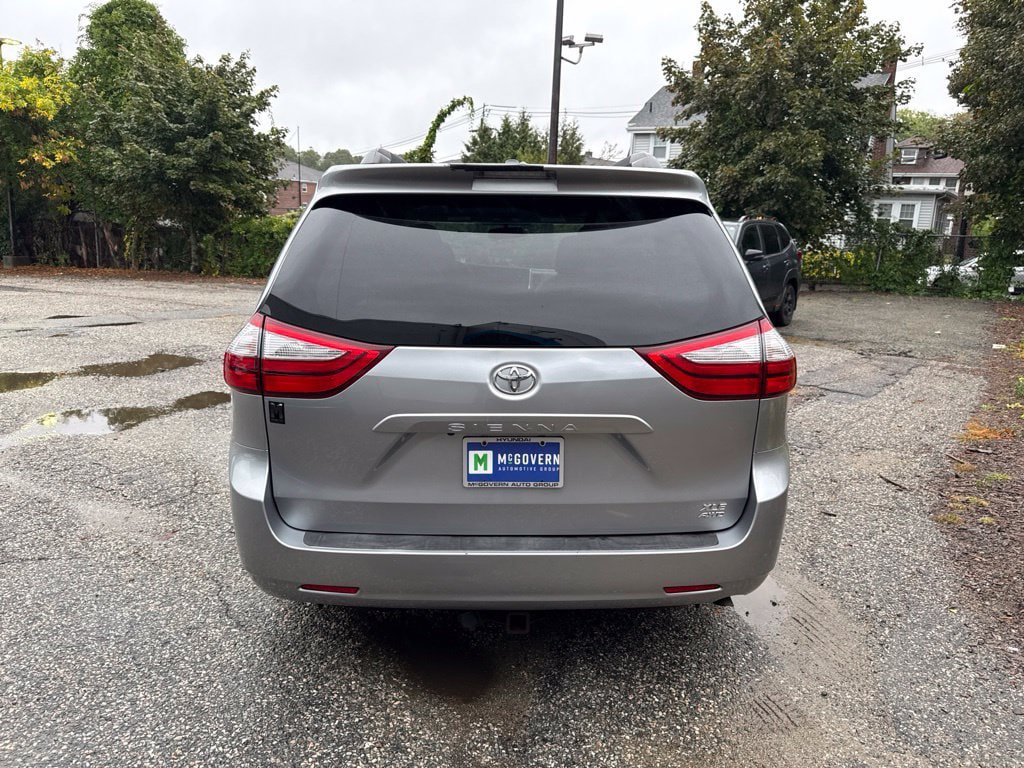 Used 2017 Toyota Sienna AWD image 5