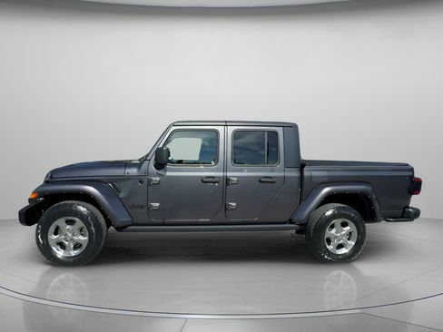 Used 2021 Jeep Gladiator Sport image 15