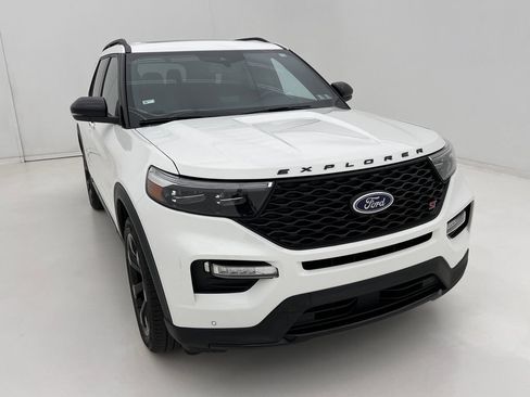 Used 2023 Ford Explorer ST w/ Equipment Group 401A AWD/4WD image 3