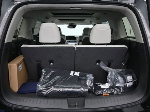 Used 2025 Hyundai Santa Fe Calligraphy image 31