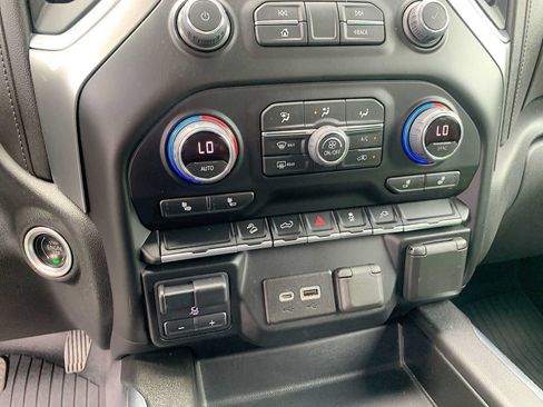 Certified 2022 Chevrolet Silverado 1500 LT Trail Boss w/ Convenience Package II AWD/4WD image 17