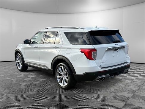 Used 2021 Ford Explorer Platinum image 3