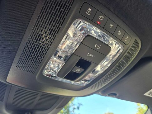 Used 2026 Mercedes-Benz GLS 580 4MATIC image 36