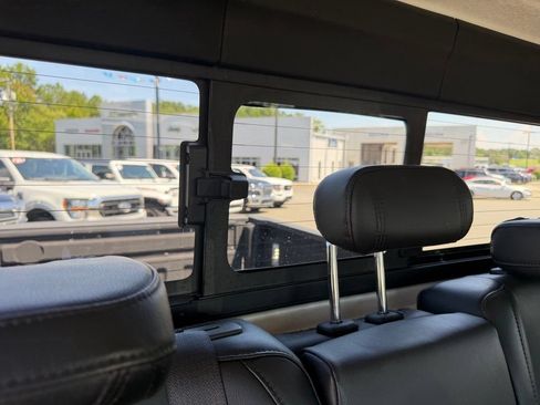 Used 2020 Jeep Gladiator Overland AWD/4WD image 39