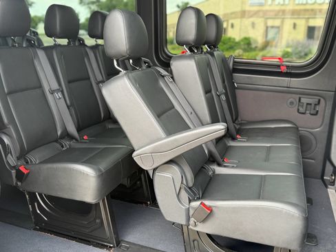 Used 2024 Mercedes-Benz Sprinter 2500 image 16