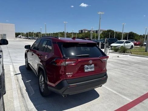 Used 2025 Toyota RAV4 LE AWD/4WD image 6