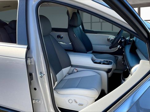 New 2026 Hyundai Ioniq 9 SEL image 11