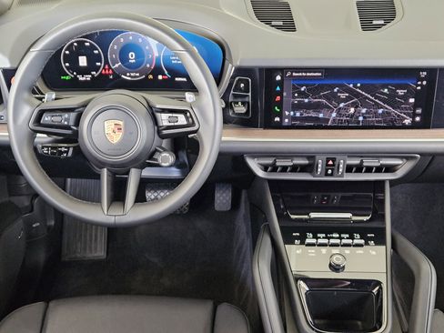 Certified 2025 Porsche Cayenne image 25