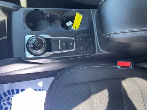 Used 2025 Ford Escape Active AWD/4WD image 22